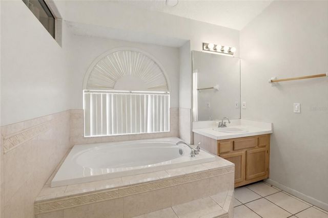 10402 ASHLEY OAKS DRIVE, Riverview, FL 33578