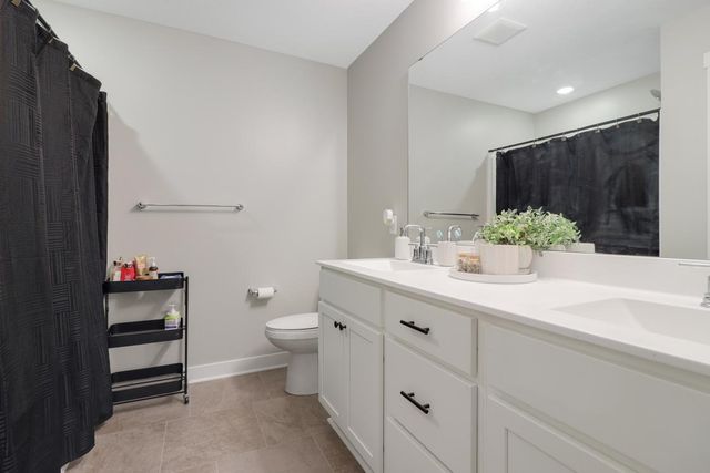 8851 Granite Court, Woodbury, MN 55129