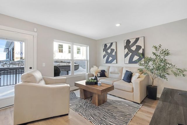 8851 Granite Court, Woodbury, MN 55129