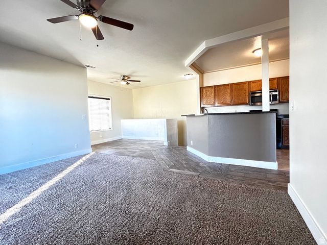 8404 S IVY SPRINGS LN, West Jordan, UT 84081