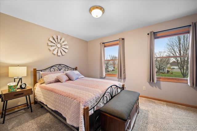 310 Fairhaven Drive, Yorkville, IL 60560