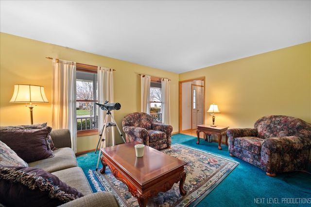 310 Fairhaven Drive, Yorkville, IL 60560