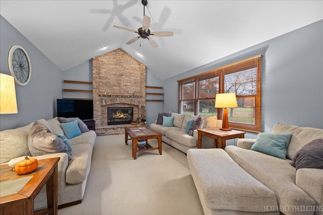 310 Fairhaven Drive, Yorkville, IL 60560