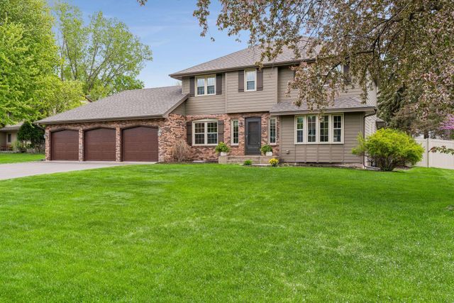 900 Nina Court, Mendota Heights, MN 55118