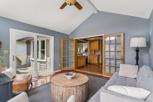 900 Nina Court, Mendota Heights, MN 55118