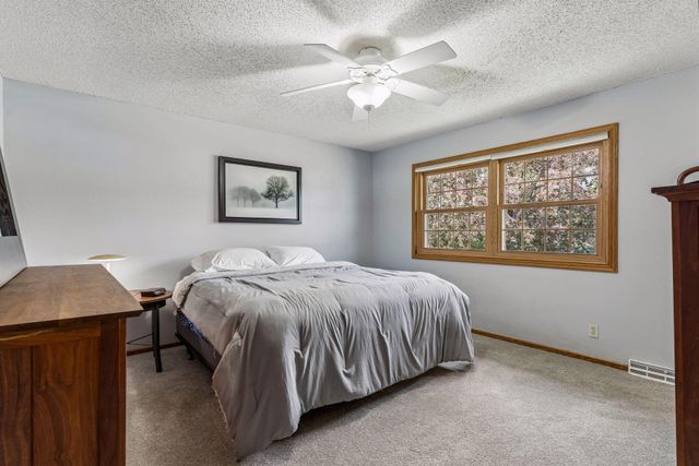 900 Nina Court, Mendota Heights, MN 55118