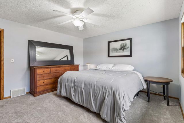 900 Nina Court, Mendota Heights, MN 55118