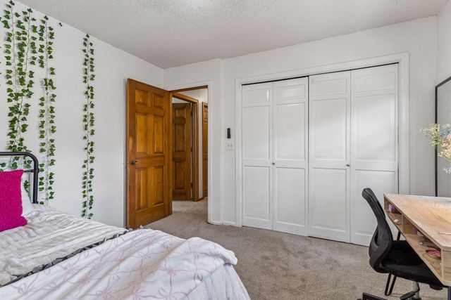 900 Nina Court, Mendota Heights, MN 55118