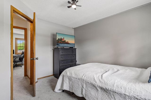 900 Nina Court, Mendota Heights, MN 55118