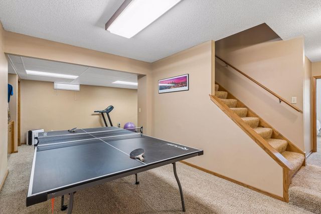900 Nina Court, Mendota Heights, MN 55118