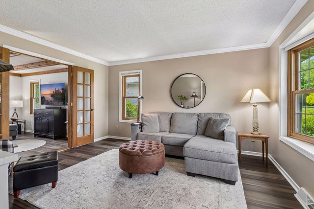 900 Nina Court, Mendota Heights, MN 55118