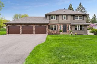 900 Nina Court, Mendota Heights, MN 55118