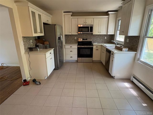 52 Neptune Avenue, Hampton Bays, NY 11946