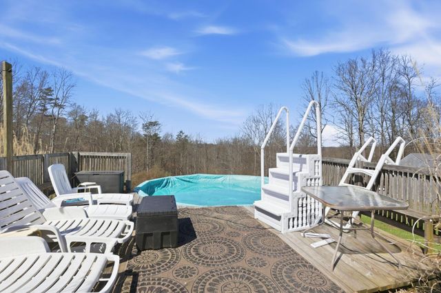 10049 Webb Road, Logan, OH 43138