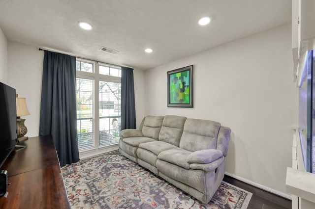 1602 Cafe Dumonde, Conroe, TX 77304