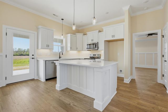 3813 Valley Forge Rd., Aynor, SC 29511