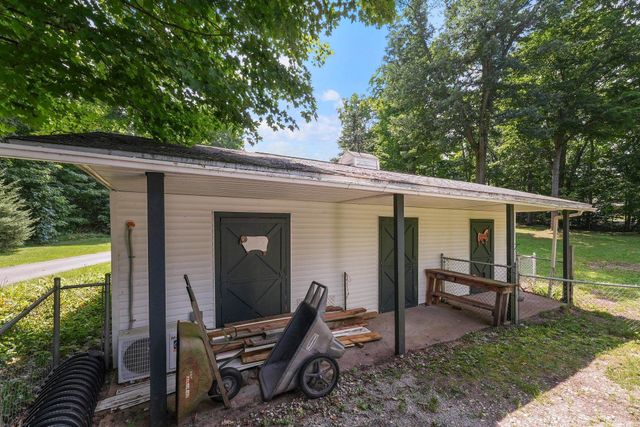 5161 Silver Pines Road, Garfield Twp, MI 49685