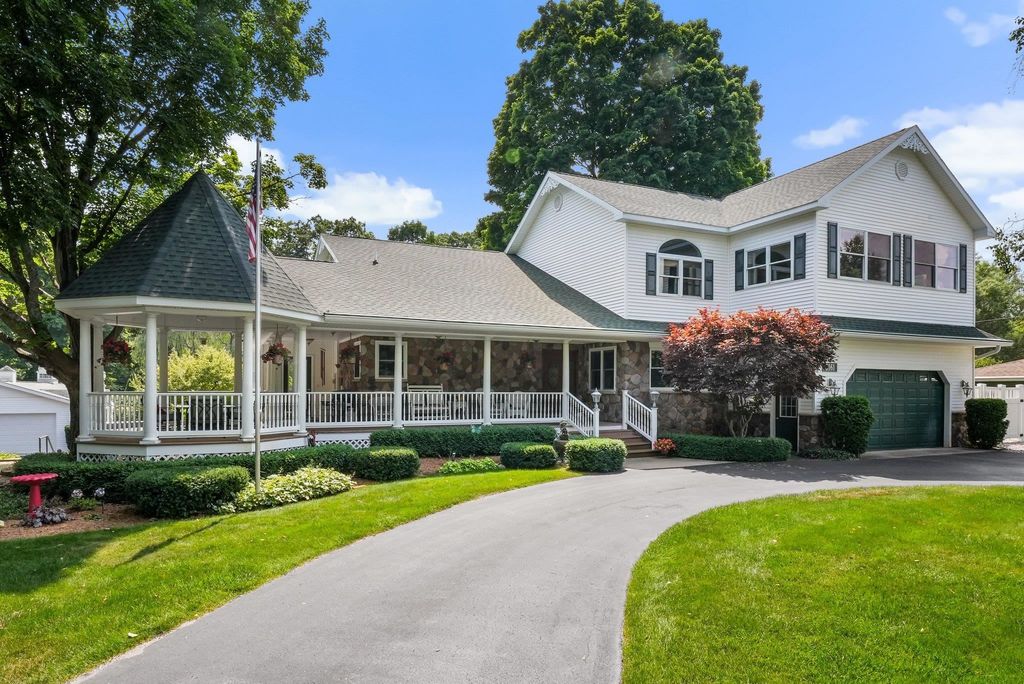 5161 Silver Pines Road, Garfield Twp, MI 49685