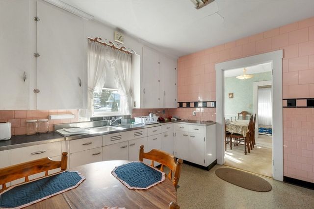 1563 Bridge St., Dracut, MA 01826