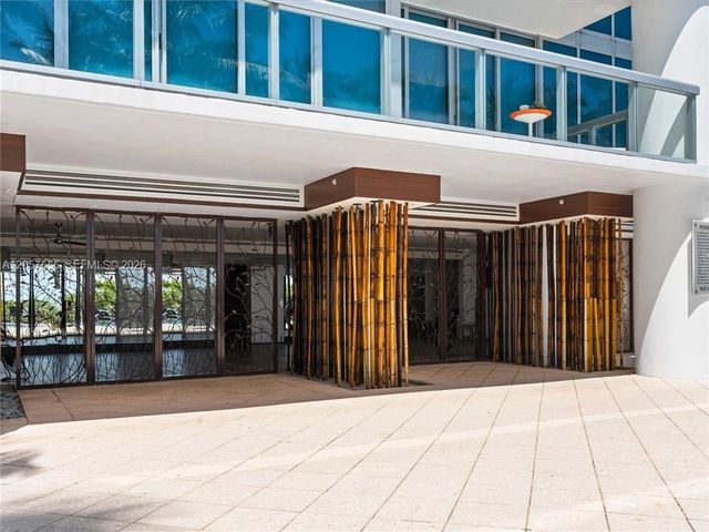 6801 Collins Avenue 1020 Door 1006 Leal, Miami Beach, FL 33141