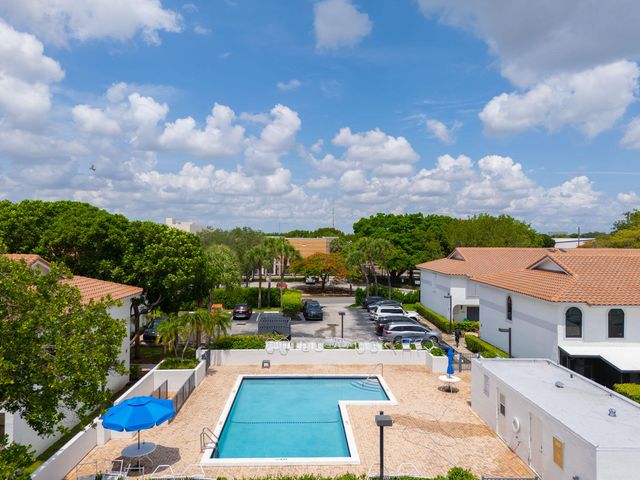 5201 NE 14th Terrace 3, Fort Lauderdale, FL 33334