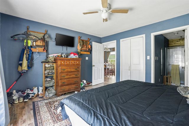 2396 County Road 2050, Hull, TX 77564
