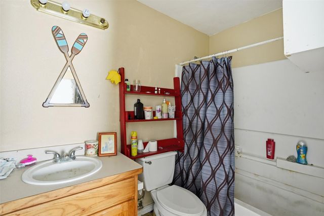 2396 County Road 2050, Hull, TX 77564