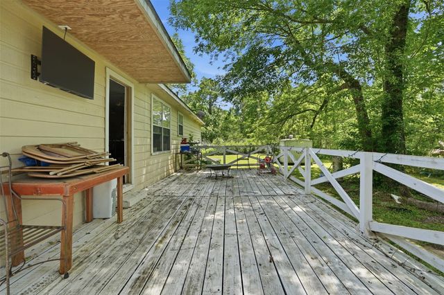 2396 County Road 2050, Hull, TX 77564