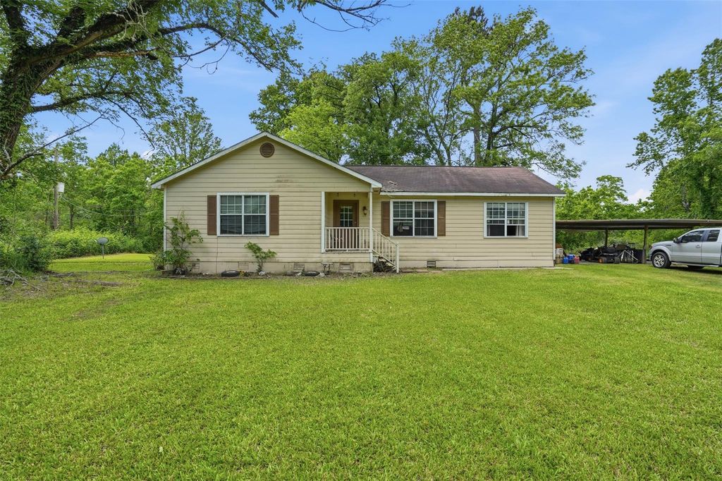 2396 County Road 2050, Hull, TX 77564