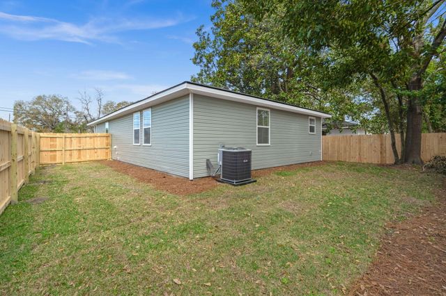 1941 Token Street, North Charleston, SC 29405