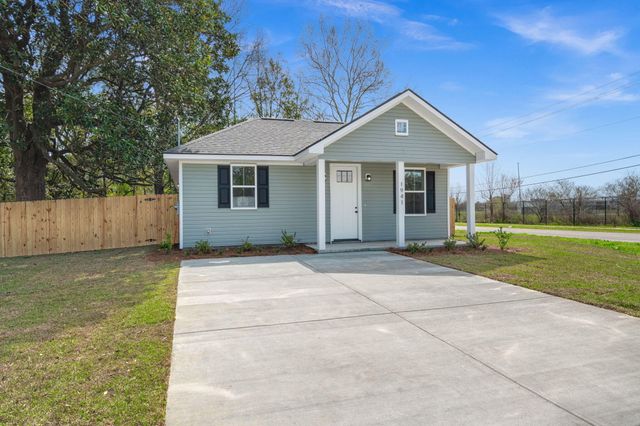 1941 Token Street, North Charleston, SC 29405