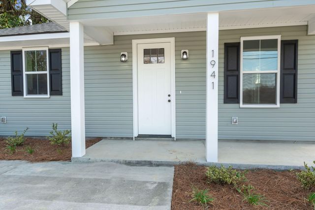 1941 Token Street, North Charleston, SC 29405