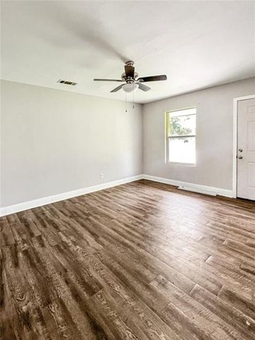 107 HERRING Street, Leesville, LA 71446