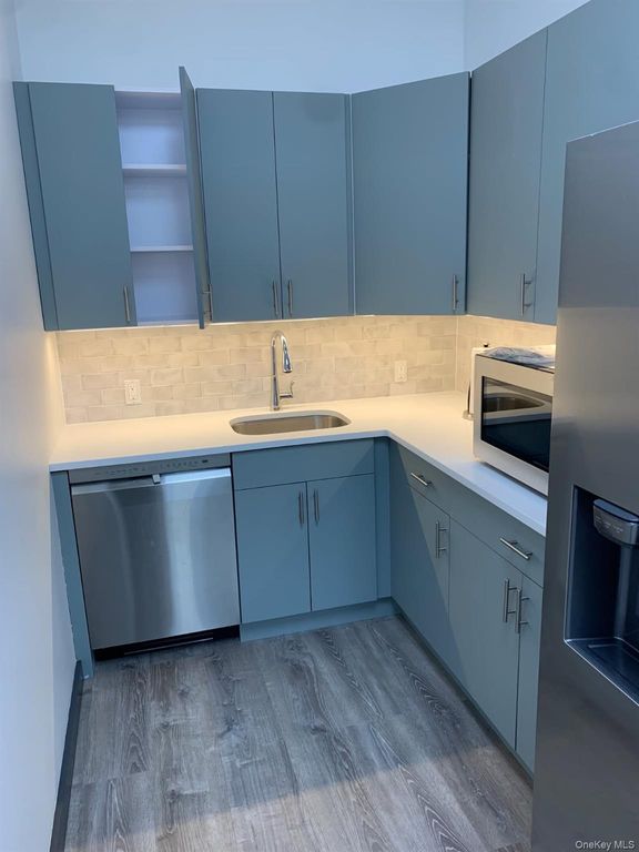 359 Saint Nicholas Avenue 2R, Ridgewood, NY 11385 — photo 5