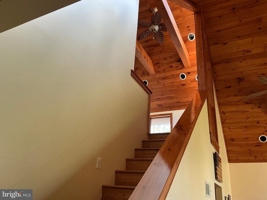 Image 10 of property listing at 122 WOODLANDS HILL LN, Oakland, MD 21550
