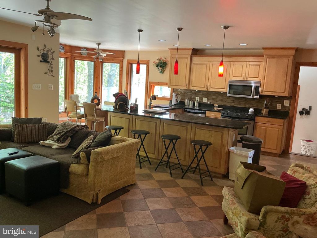 Image 13 of property listing at 122 WOODLANDS HILL LN, Oakland, MD 21550