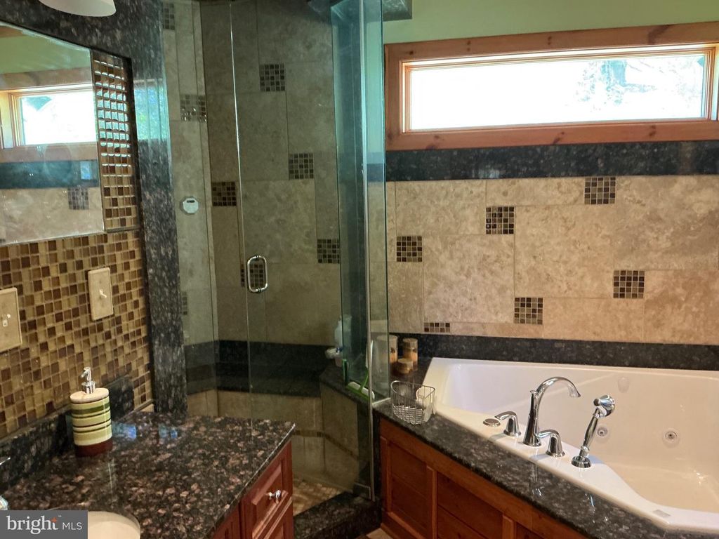 Image 16 of property listing at 122 WOODLANDS HILL LN, Oakland, MD 21550