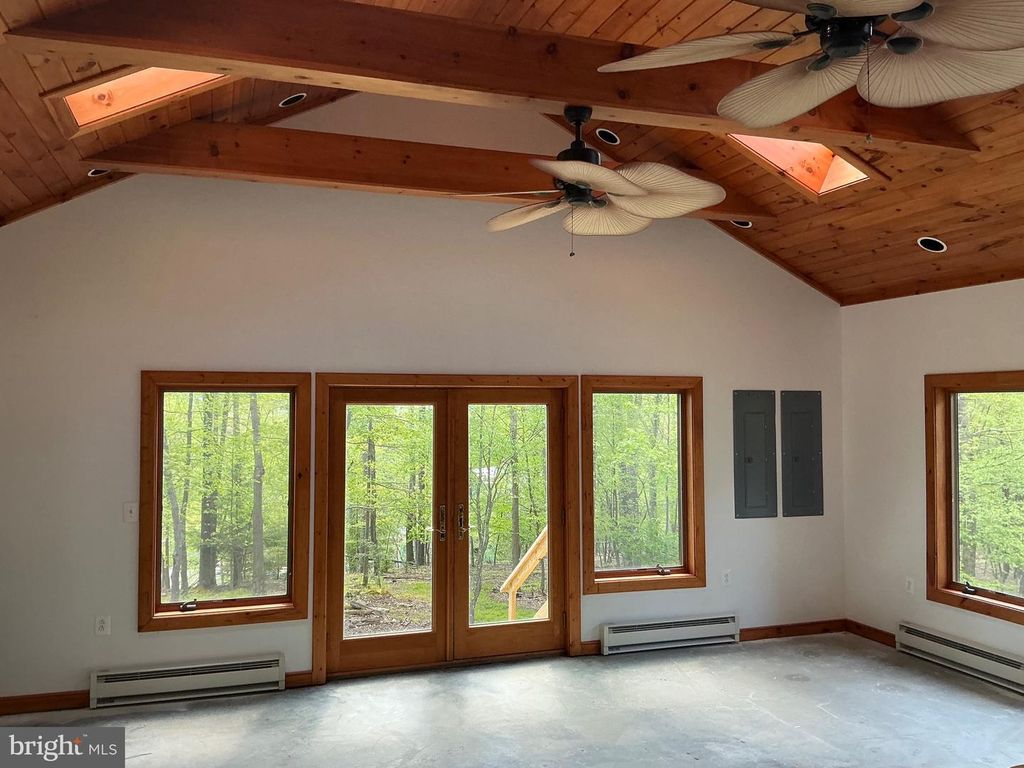 Image 34 of property listing at 122 WOODLANDS HILL LN, Oakland, MD 21550