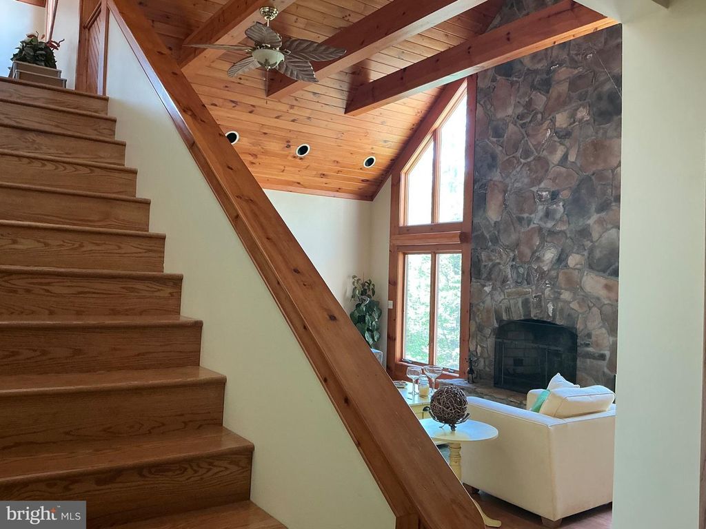 Image 9 of property listing at 122 WOODLANDS HILL LN, Oakland, MD 21550