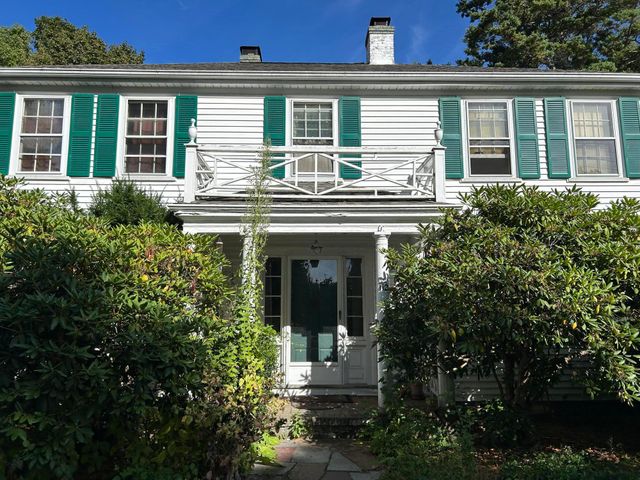 112 Shore Street, Falmouth, MA 02540