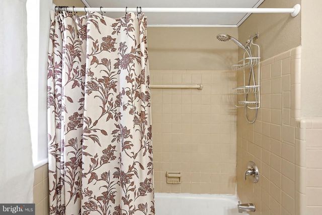 28 TWIN DR, New Egypt, NJ 08533