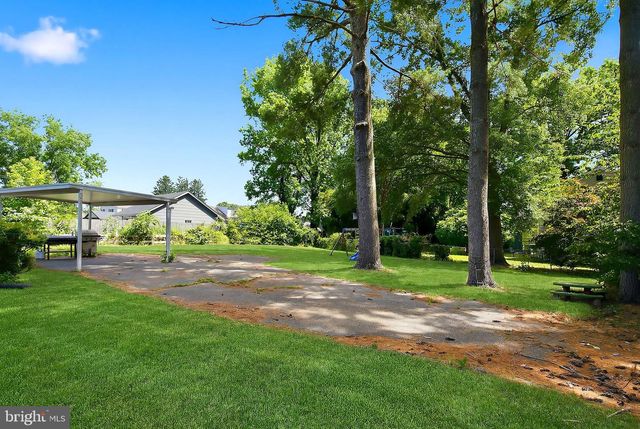 28 TWIN DR, New Egypt, NJ 08533
