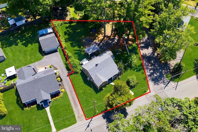 28 TWIN DR, New Egypt, NJ 08533