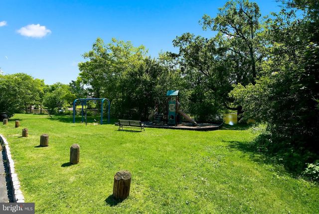 28 TWIN DR, New Egypt, NJ 08533