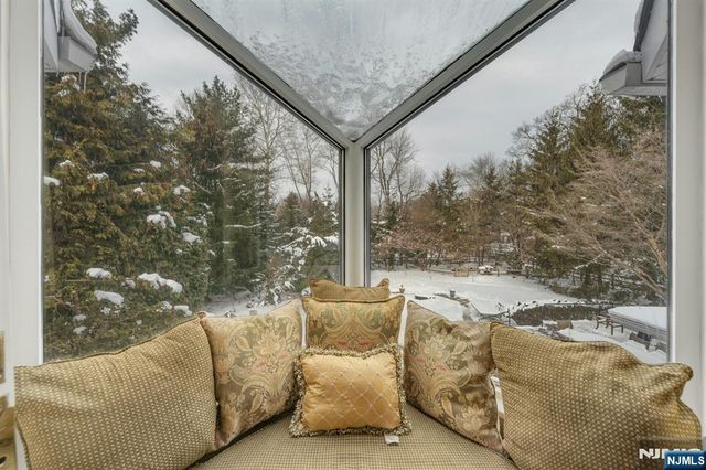 89 Barrett Lane, Wyckoff, NJ 07481