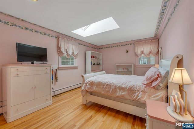 89 Barrett Lane, Wyckoff, NJ 07481