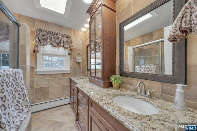 89 Barrett Lane, Wyckoff, NJ 07481