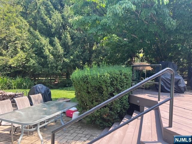 89 Barrett Lane, Wyckoff, NJ 07481