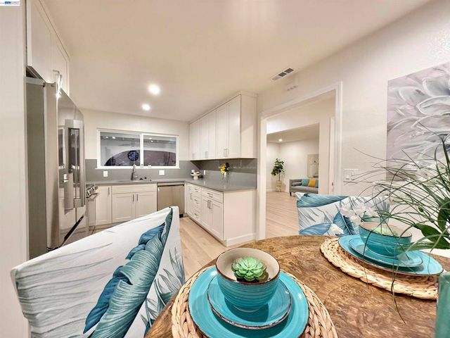 1323 Canton Dr, Milpitas, CA 95035