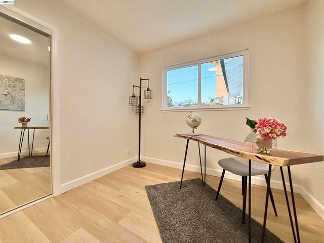 1323 Canton Dr, Milpitas, CA 95035
